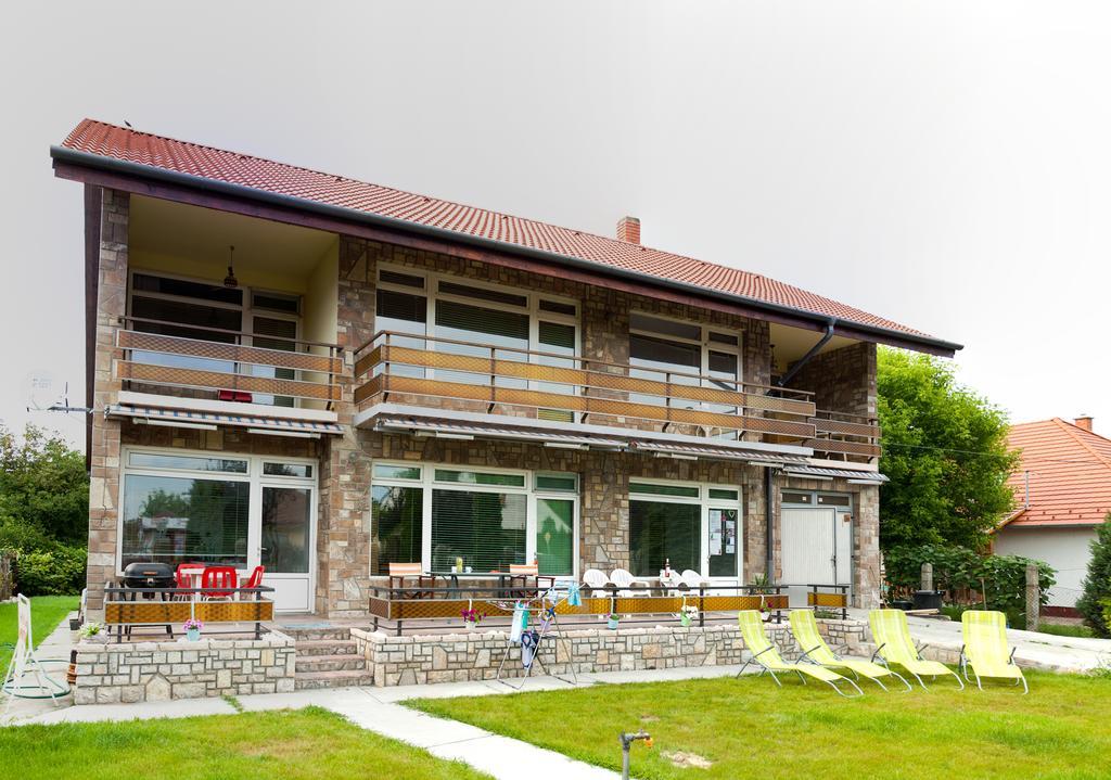 Boathouse Balatonlelle With Sauna Rom bilde